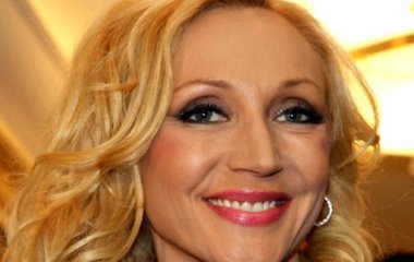 Кристина Орбакайте восхитила фанатов снимком в лучах заката