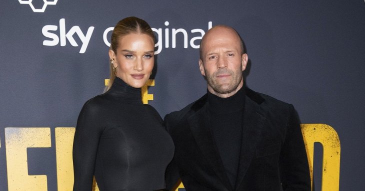 Джейсон Стейтем похизувався розвагами з підрослими дітьми від Гантігтон-Вайтлі у розкішному місці