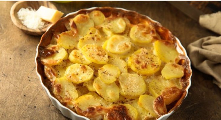 Картофель в сырно-чесночном соусе: рецепт вкусного гарнира