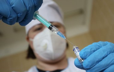Скільки щеплень захищають від омікрон-штаму