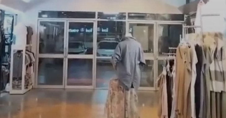 Водоспад нечистот залив торговий центр після прориву туалету – відео