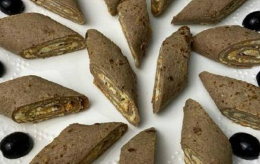 Печеночные рулетики: рецепт закуски для будней и праздника