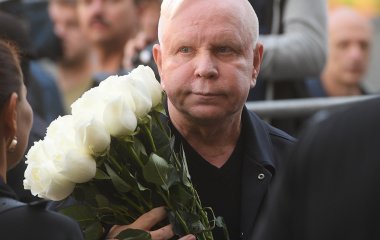 Перенесший инсульт Моисеев впервые за долгое время появился на юбилее Орбакайте