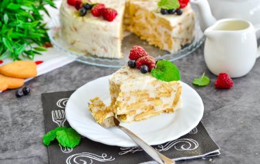 С печеньем и бананами. Простой рецепт торта без выпечки