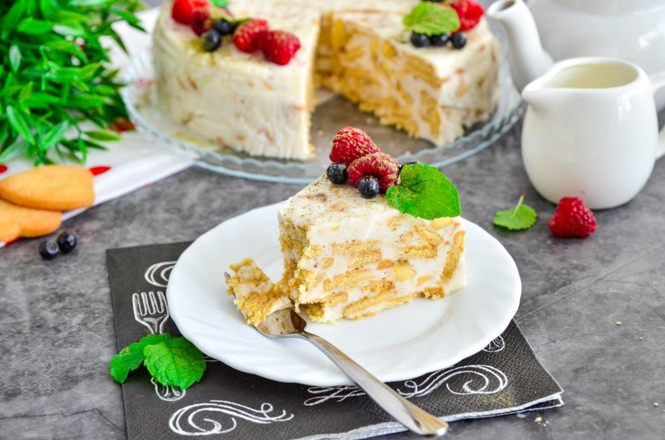 С печеньем и бананами. Простой рецепт торта без выпечки