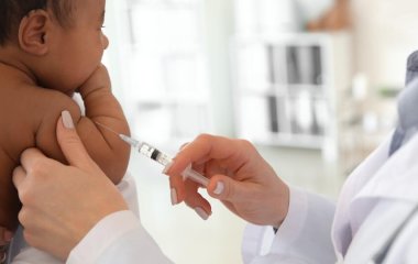 Чи потрібно робити зараз дітям щеплення від коронавірусу
