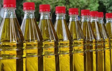 Негайно позбудьтеся: найшкідливіші олії для приготування їжі