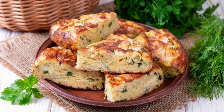 Легкий пирог с кабачком и капустой на ужин: начинка как на ладони