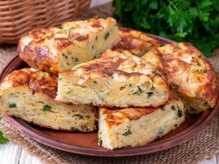 Легкий пирог с кабачком и капустой на ужин: начинка как на ладони