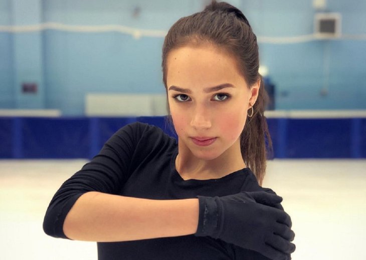 Алина Загитова провалила ЕГЭ