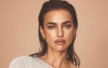 Ирина Шейк вышла на теннисный корт в самой непрактичной паре обуви