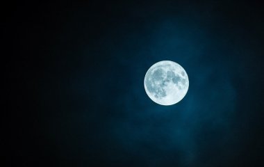 Місяць повільно віддаляється від Землі: чи загрожує нам його втрата