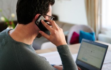 Лікар розповіла про побічні ефекти роботи в онлайн-режимі