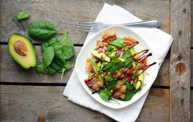 Теплый салат с беконом