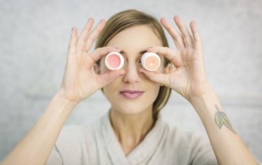Косметика з ретинолом: що це таке та як використати розповіли лікарі дерматологи