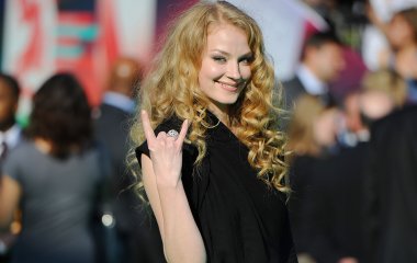Светлана Ходченкова показала стройную фигуру в бикини