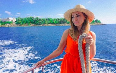 Анфиса Чехова оделась с сыном в одном стиле