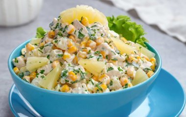 Салат с курицей и ананасами: как приготовить вкусное блюдо