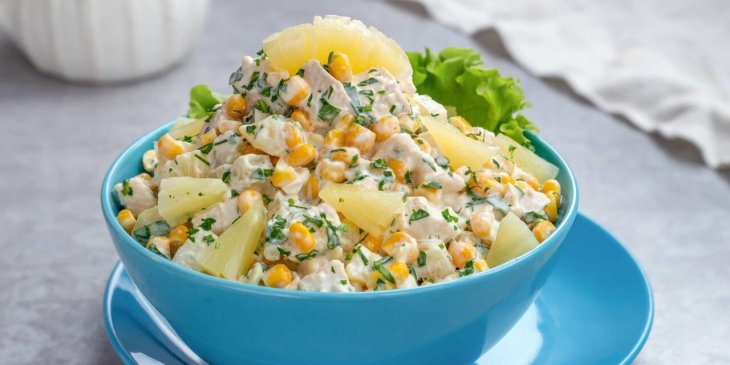 Салат с курицей и ананасами: как приготовить вкусное блюдо
