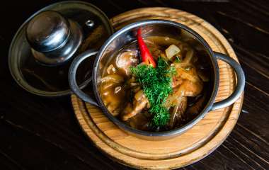 Свиной ошеек в горчичном соусе