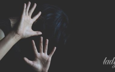 В Ужгороді засудили чоловіка, бо він торкався до грудей жінки