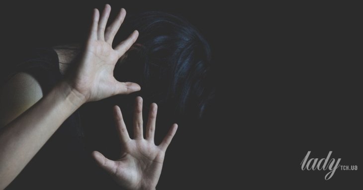 В Ужгороді засудили чоловіка, бо він торкався до грудей жінки