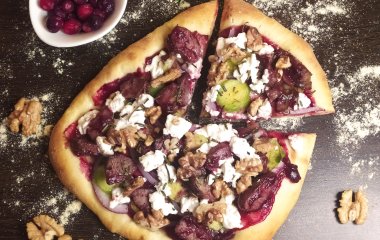 Пицца с очень вкусным соусом: простой рецепт любимого блюда