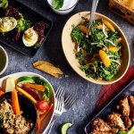 Витаминный салат из сельдерея, груши и фундука: очень вкусно и полезно