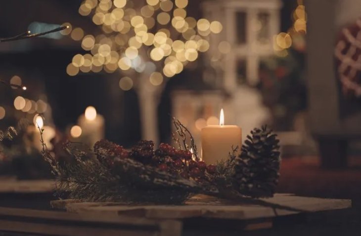 Новогоднее украшение на стол своими руками — справится даже ребенок!