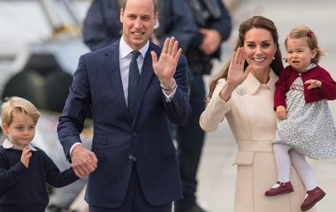 Кейт Миддлтон и принц Уильям вместе с детьми отдыхают на островах Силли в Англии