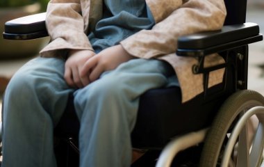 Хлопчику загрожує довічна інвалідність після того, як вчитель змусив його присідати