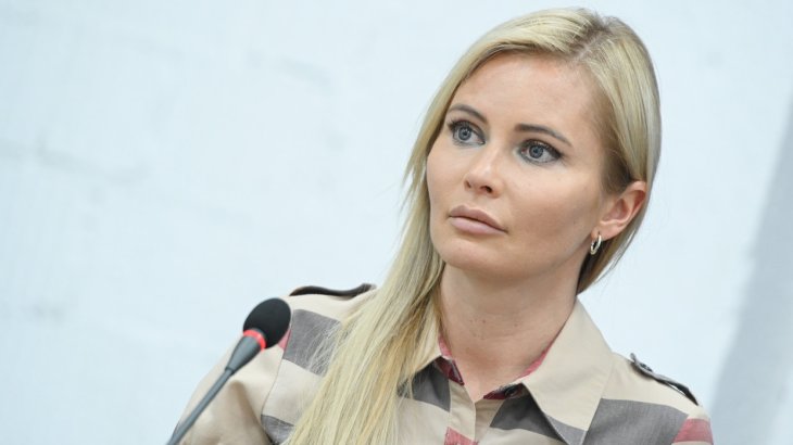 Наносила себе увечья: Борисова с кровавой одеждой намекнула на рецидив