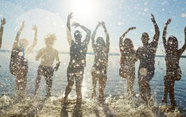 Лор-лікар розповів про ризики купання у відкритій водоймі