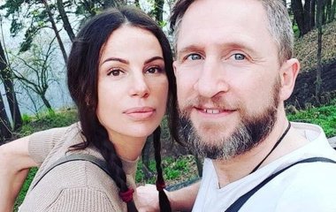Жена Оскара Кучеры будет рожать в Америке