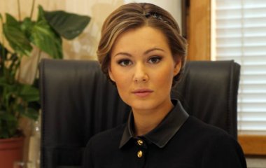 Мария Кожевникова произвела впечатление авторским платьем