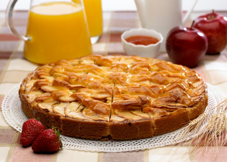 Шарлотка с яблоками по бабушкиному рецепту