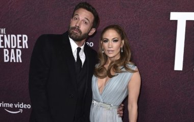 Дженнифер Лопес и Бена Аффлека застали за горячими поцелуями во время свидания в Лос-Анджелесе