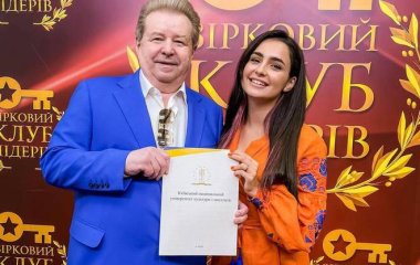 72-летний Михаил Поплавский расхвалил 20-летнюю Анну Тринчер: талант от Бога