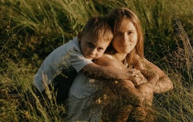 Анна Кошмал показалась із 7-річним сином в лікарні та пояснила, що сталось