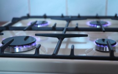 Чим можна відмити конфорки на газовій плиті: всього чотири компоненти — і бруд відлетить сам