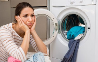 Как быстро избавится желтых пятен на одежде: 6 простых шагов, которые спасут ваши вещи 