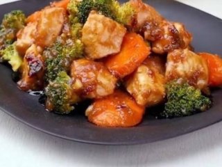 Курка під соусом теріяки з овочами