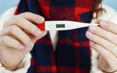 Почему после прививки поднимается температура: ответ врача