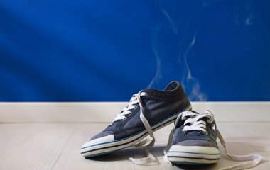 Неприємний запах із взуття: кілька простих лайфхаків, які допоможуть забути про цю проблему