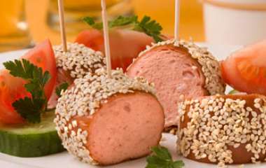 Шпикачки с кунжутом и медом