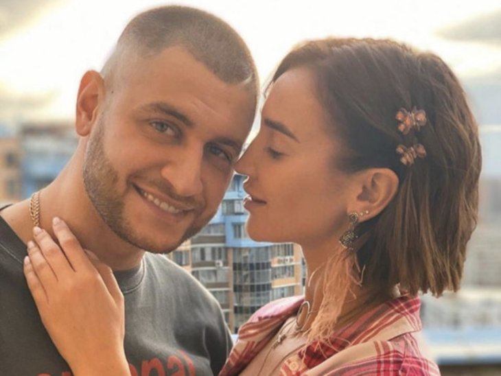 Дава выпускает грустную песню о любви