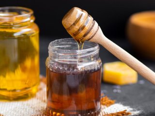 Мифы, в которые верили многие поколения: диетолог рассказала правду о мёде