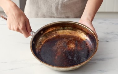 Избегайте этих ошибок: Как легко отмыть кастрюлю до идеальной чистоты