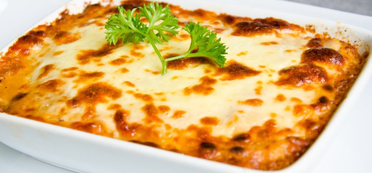 Вкусная запеканка с макаронами и яблоками