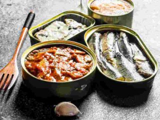 5 простых, но вкусных блюд из рыбных консервов